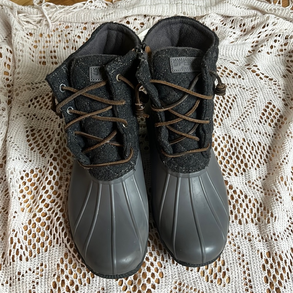woman’s sperry top-slider saltwater duck shoes
